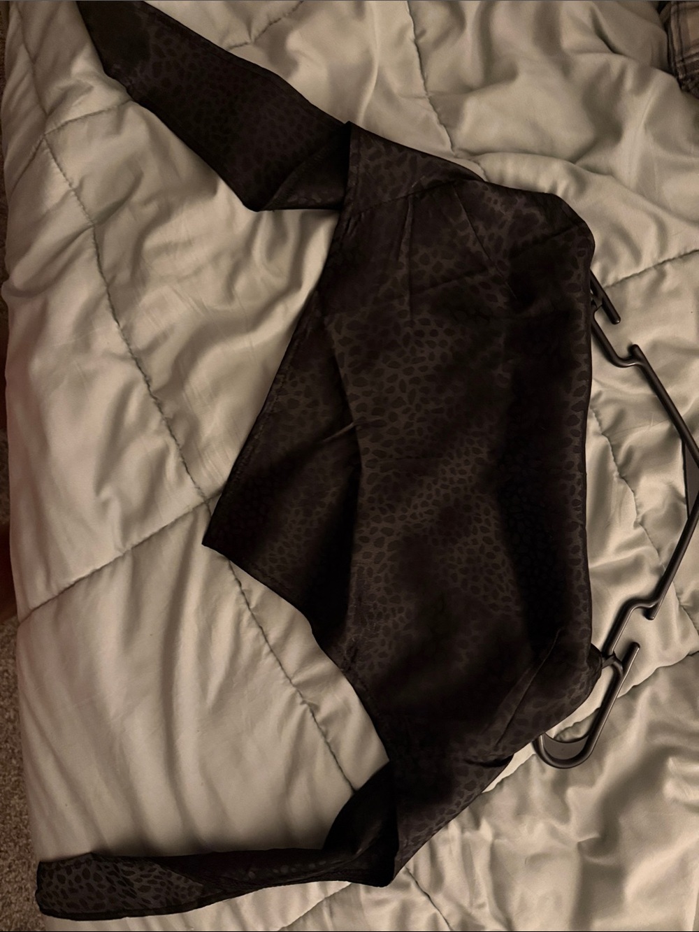 SHEIN Black Satin Leopard Print Crop Top